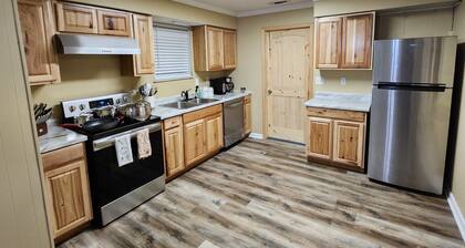 S2. Lakeside home in Historic Scottsboro