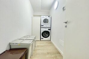 Interior - Modern House Apartment 4, Menaggio, Italy (Menaggio)