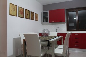 Dining - Villa Cefalu Avenue (Solfarelli)