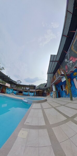 15 outdoor pools - Hosteria Soroma (Cumbaratza)