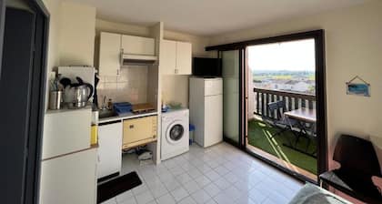 T2 cabin with sea view, 5 minutes from the beach