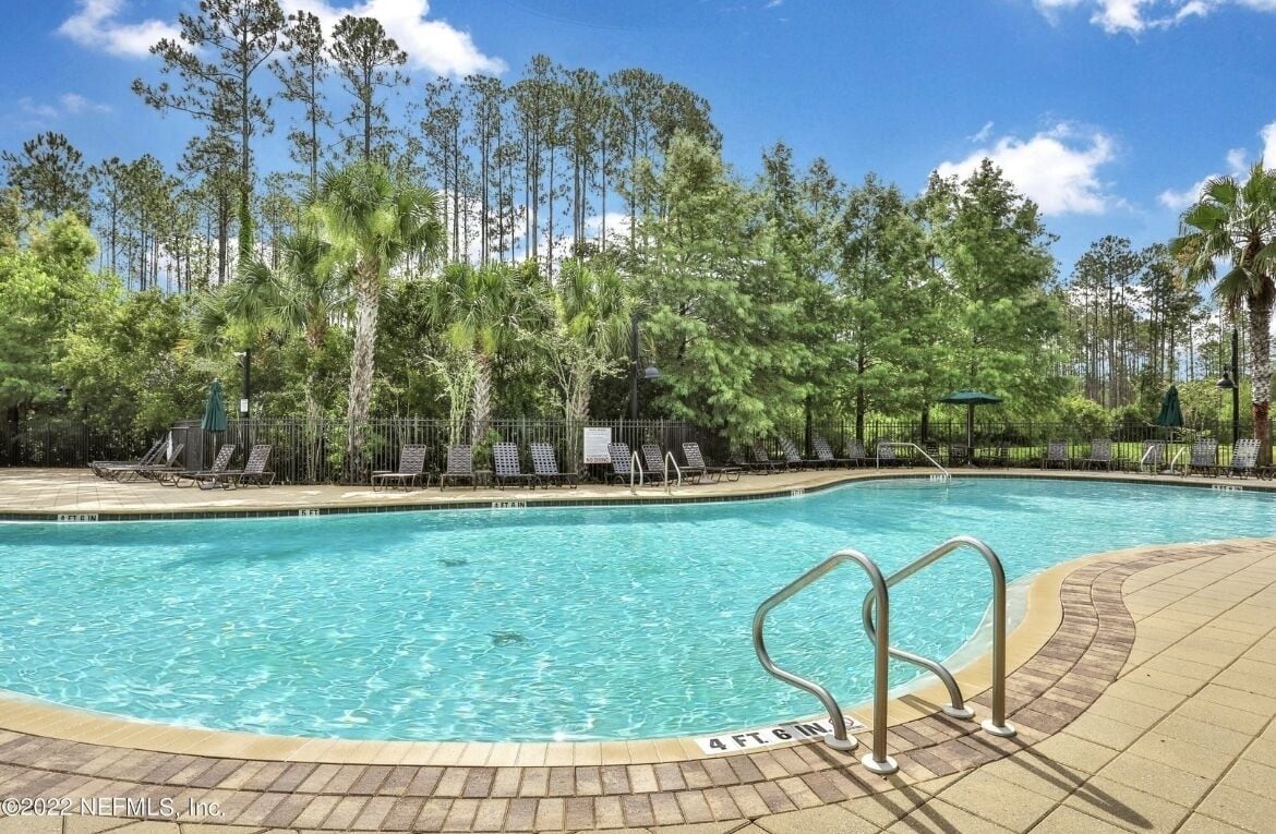 **AWESOME HOME! PEACEFUL, SAFE, PERFECT LOCATION**