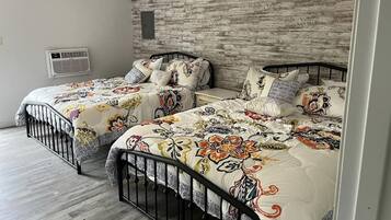 1 bedroom, bed sheets