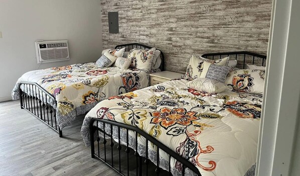 1 bedroom, bed sheets