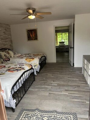 1 bedroom, bed sheets