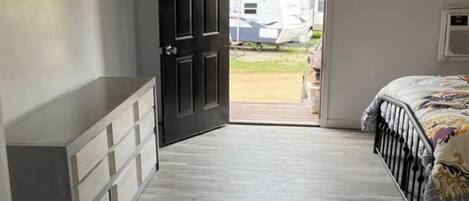 1 habitación y ropa de cama