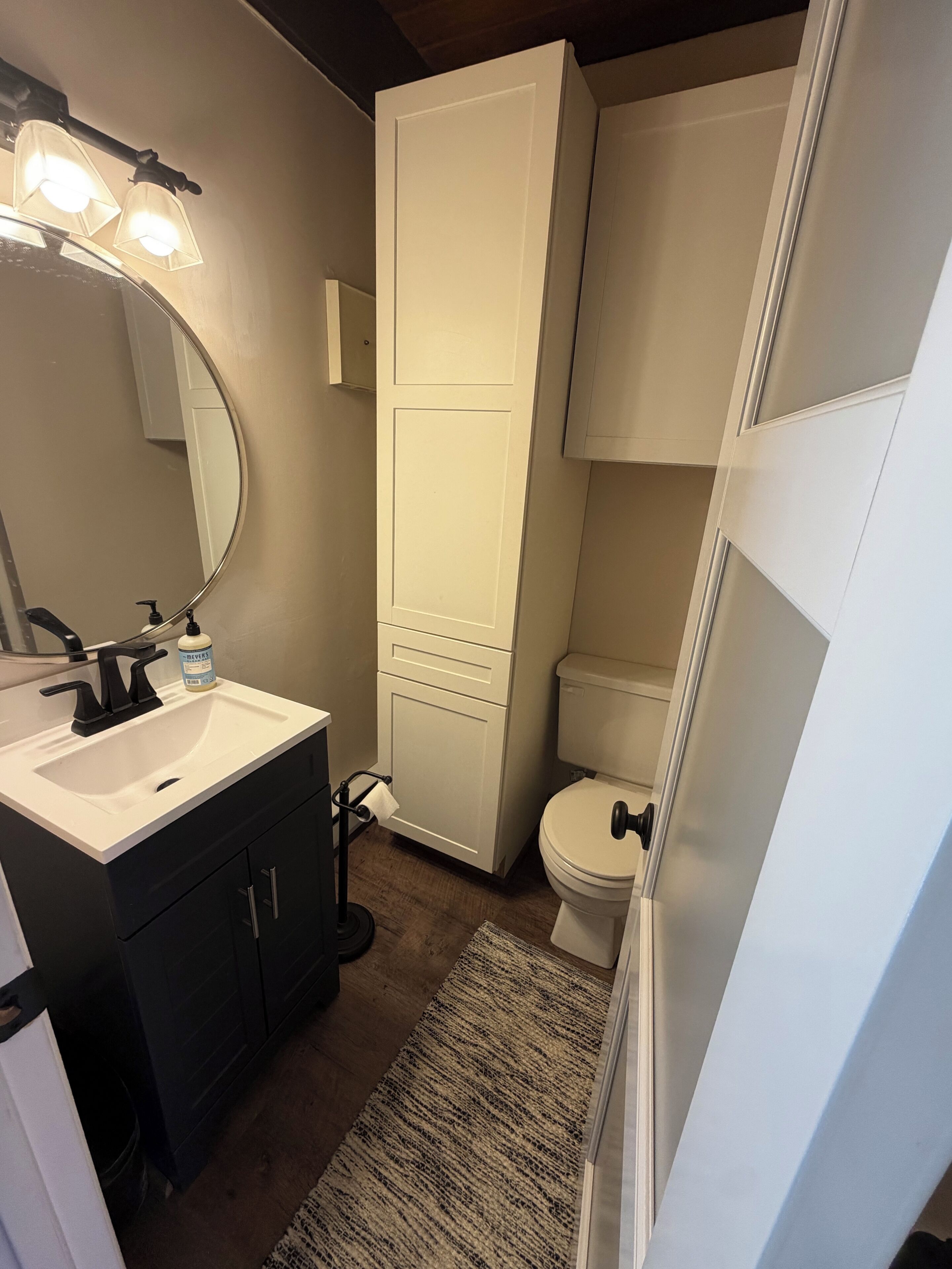 Shower, hair dryer, towels, shampoo