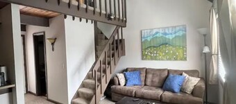 Cozy Sunlit Mountain Loft near Blackwater Falls and Canaan Valley in Davis, WV