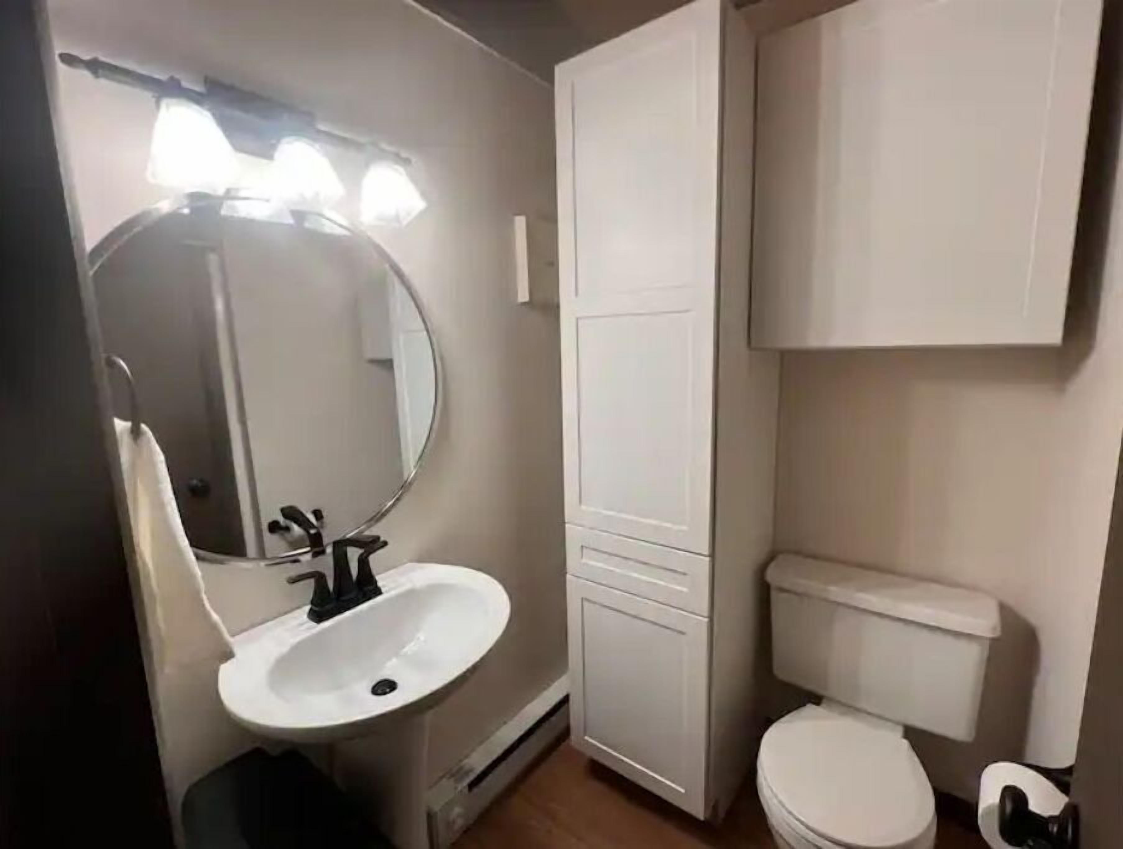 Bruser, hårtørrer, håndklæder, Shampoo