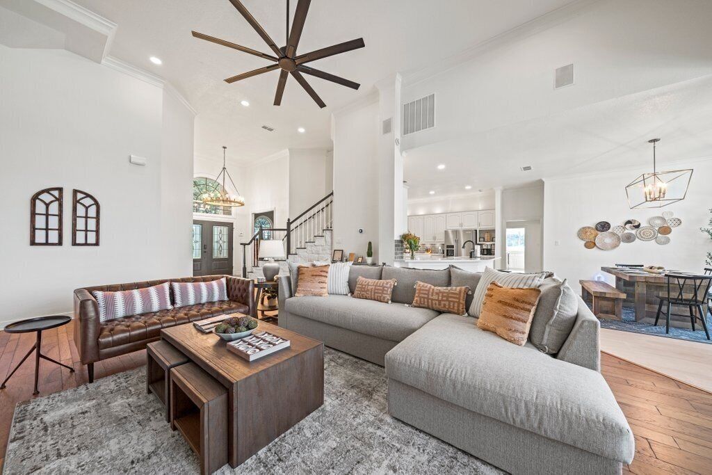 Pickett Place at Twelve K Ranch: Sleeps 14 + Pool, Arcade on 25 Private acres!