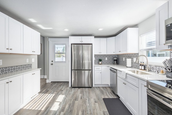 Frigorífic, microones, forn i placa de cuina