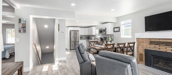 Spacious 5BR Home Mins to Downtown