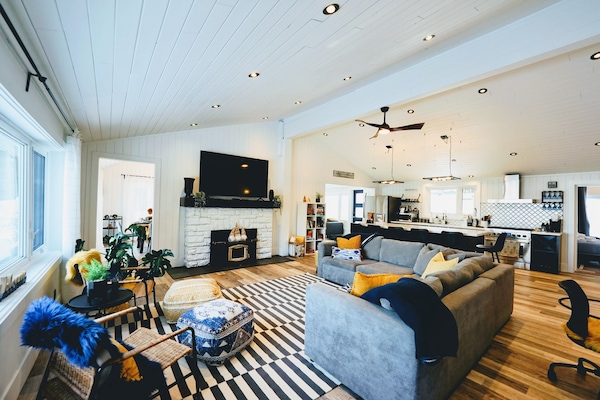 Open concept entertaining!