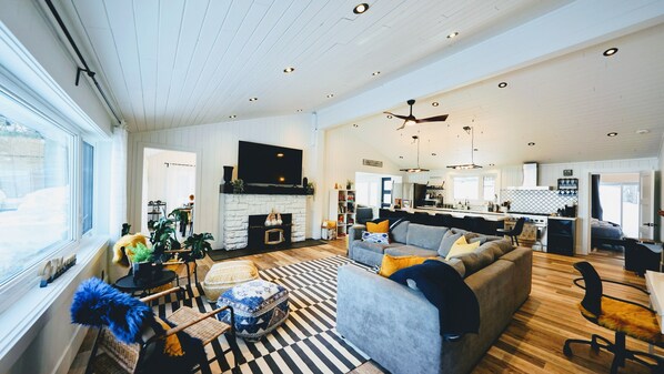 TV connectée, cheminée