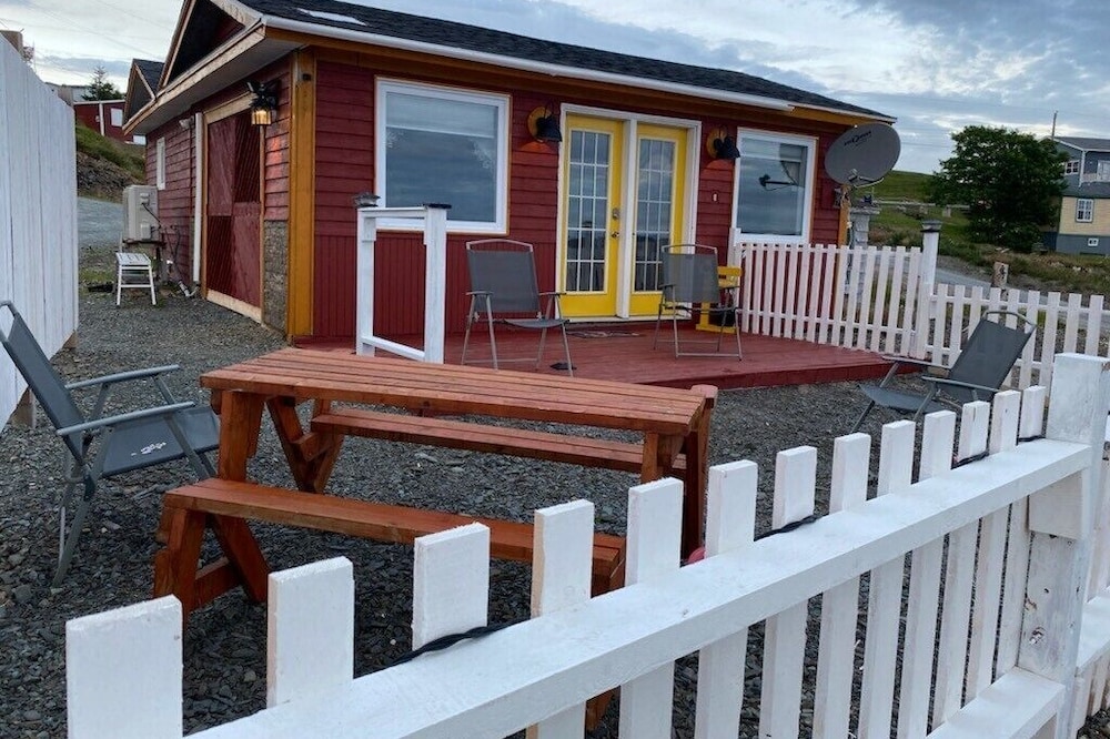 Adorable 2-bedroom guesthouse with an amazing view