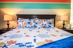 8 soverom, skrivebord, strykejern/-brett og reiseseng for barn