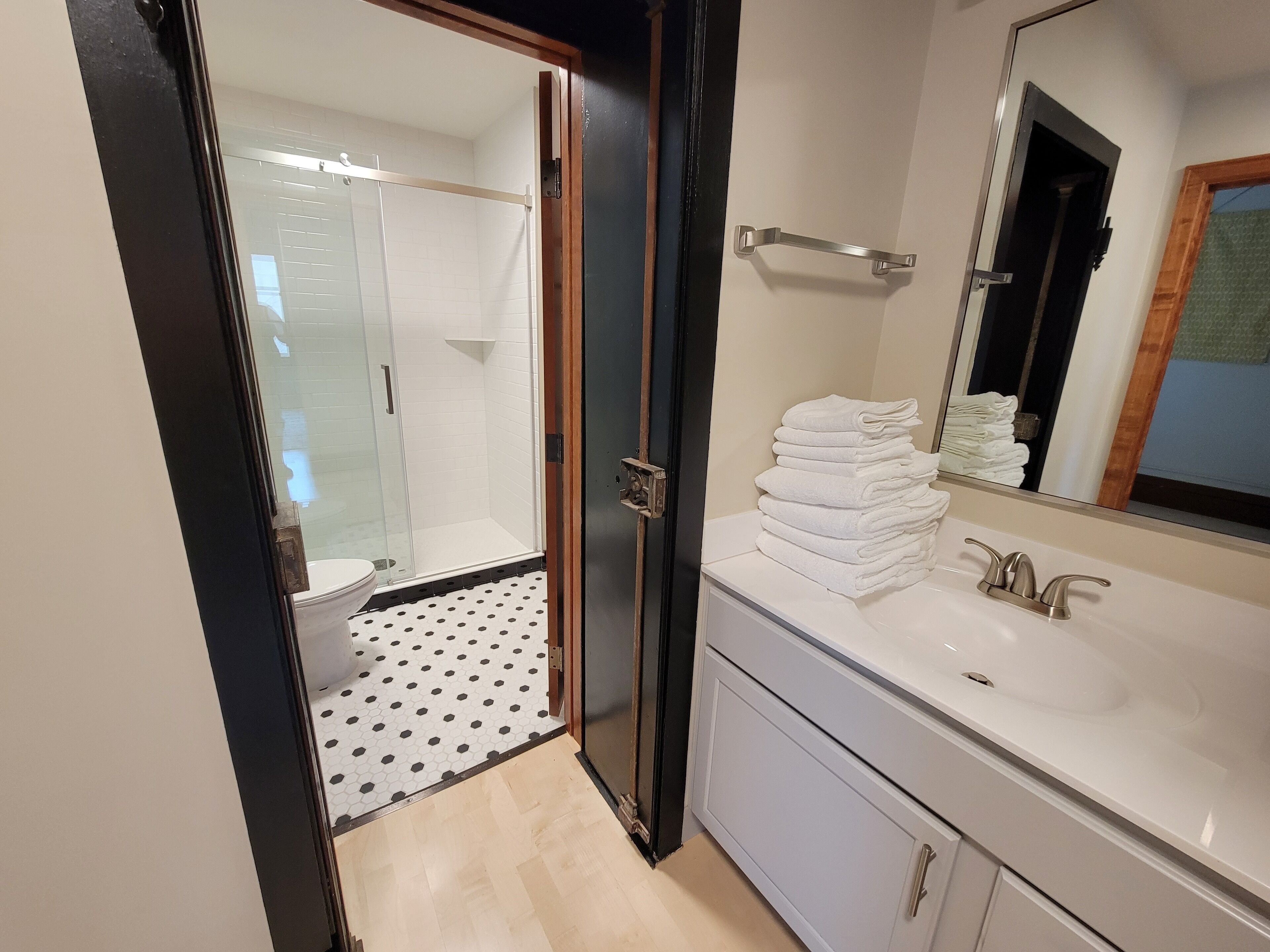 The Exchange 26 | Historic Bldg, 2 Bed, Dwntwn