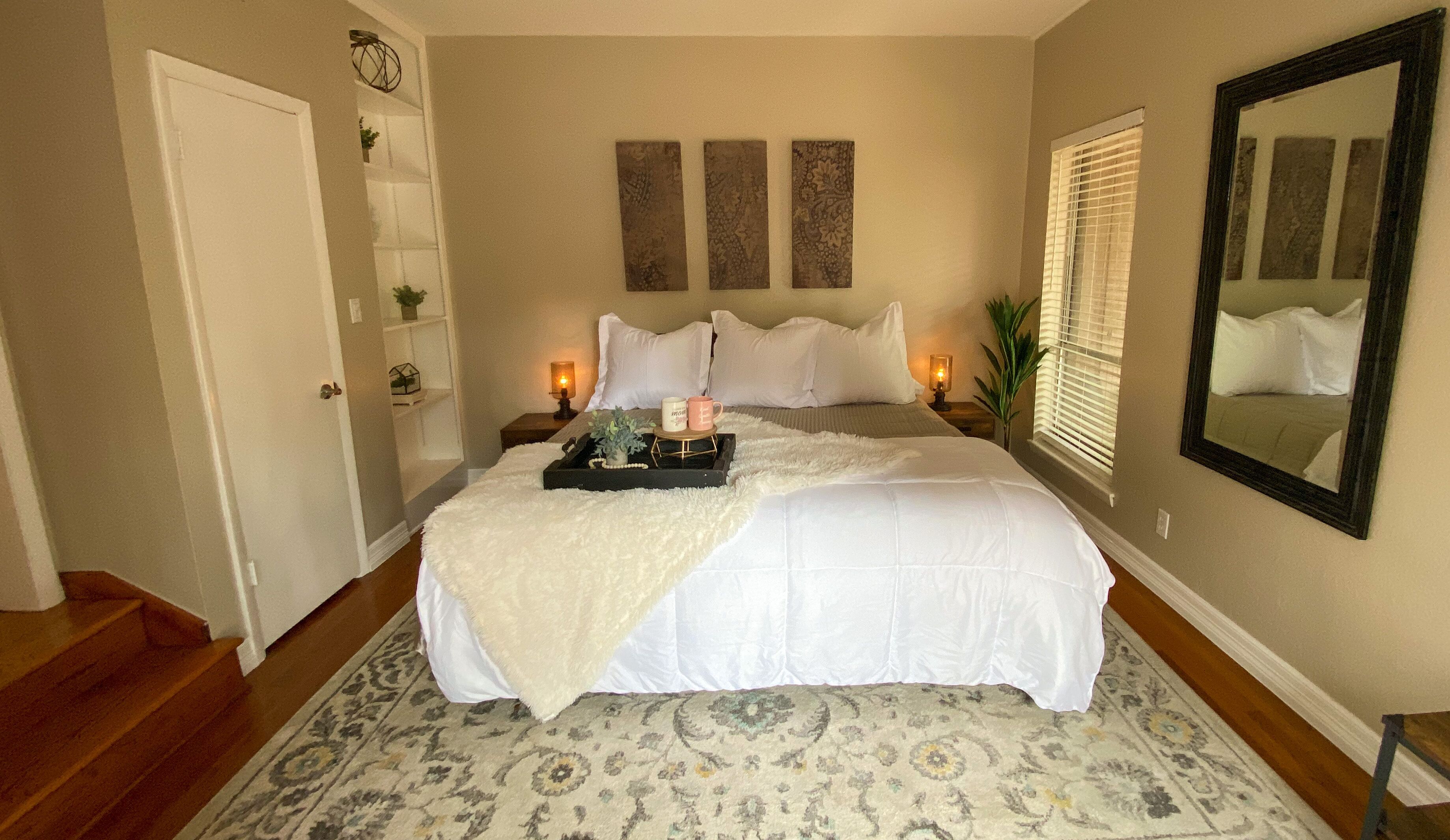 4 chambres, fer et planche à repasser, lit de bébé portatif