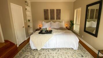 4 chambres, fer et planche à repasser, lit de bébé portatif