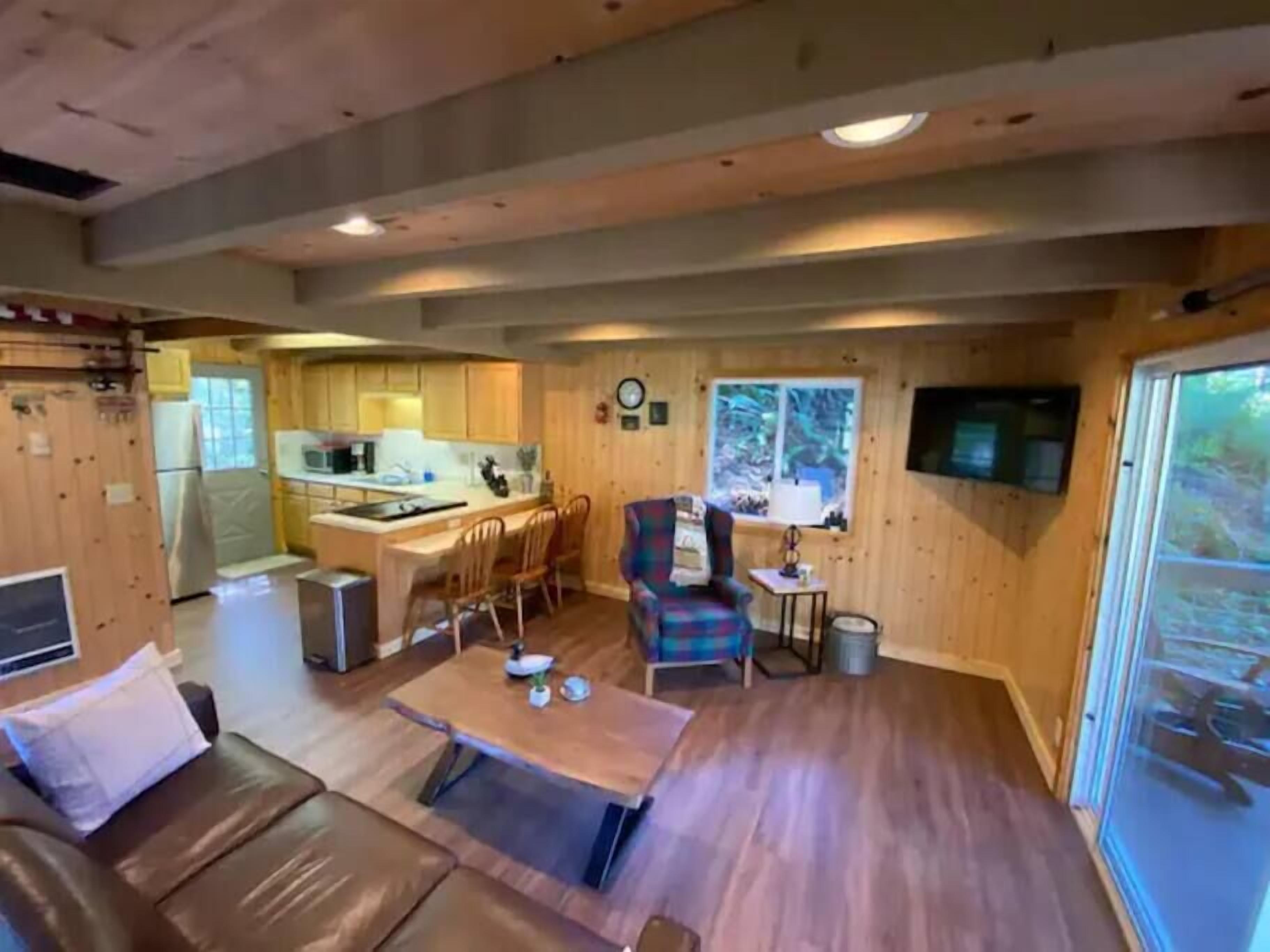 Quiet and Serene Cabin in the Tree's