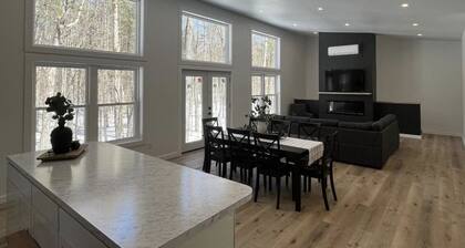 Brand new, modern, cozy house in the woods!