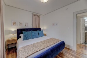 1 bedroom, desk, iron/ironing board, WiFi