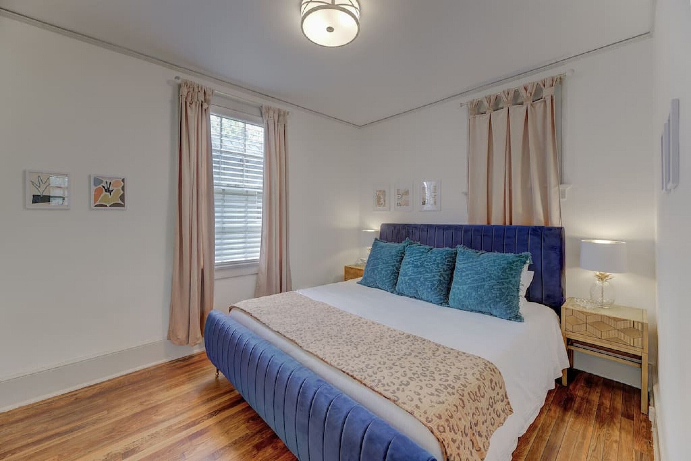 1 bedroom, desk, iron/ironing board, WiFi