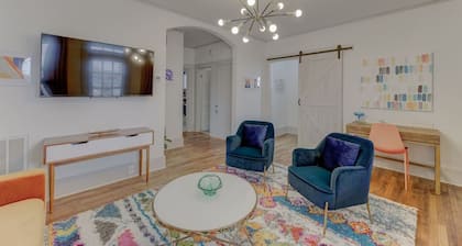 The Gem of Bull Street Downstairs DT Apartment