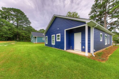 Cayce Sister Houses | Sleeps 14 | Mins to CAE