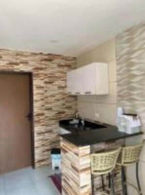 Geladeira, cooktop, torradeira, liquidificador