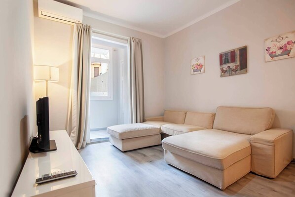 Unclassified image, 1 of 20, button