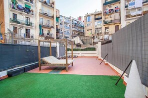 Unclassified image, 5 of 20, button