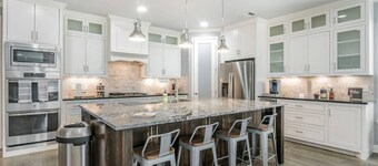 Heart of Heritage Hills Home