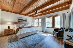 4 bedrooms, iron/ironing board, travel cot, WiFi