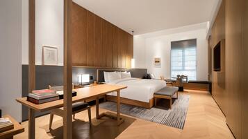 Xiuya-Standard King | Minibar, in-room safe, desk, laptop workspace