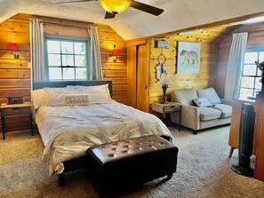 4 bedrooms, desk, WiFi, bed sheets