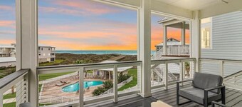 New 3800sf custom home with unobstructed ocean views and private pool