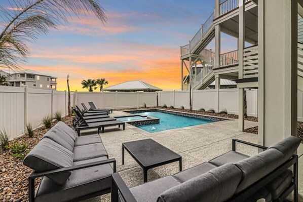 Piscine extérieure, piscine chauffée