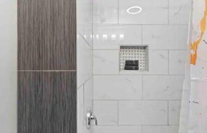 Shower - The Turquoise Door-West Midtown. Minutes from fun! (Atlanta)