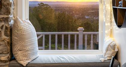 Foxfire - Secluded Zen Retreat with Spa & Views