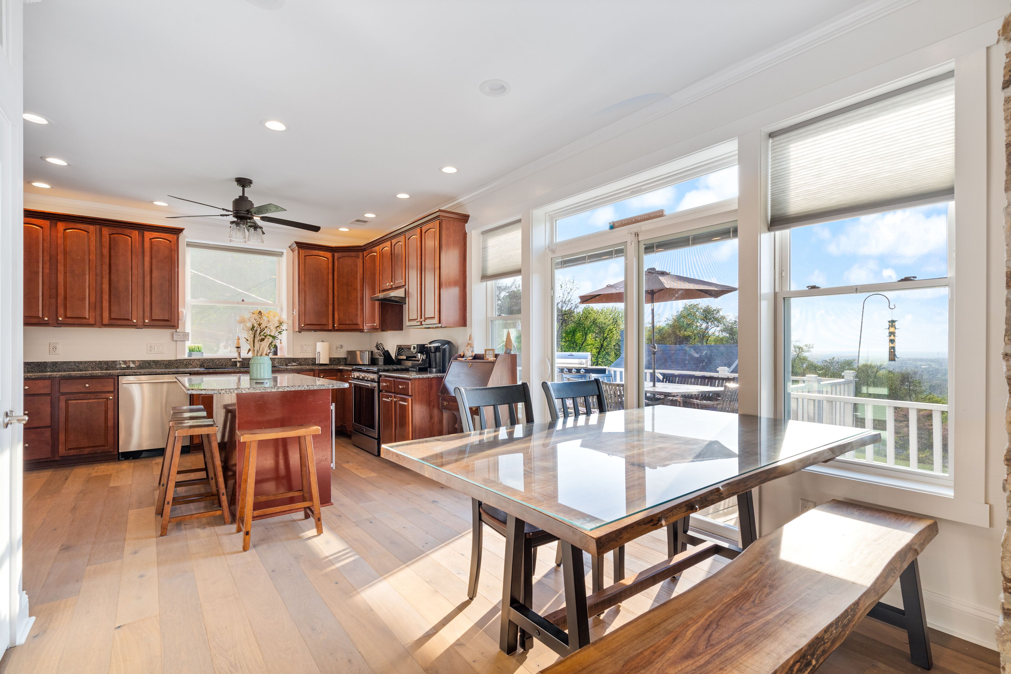 Secluded Yet Convenient Romantic, Zen-Paradise with Spa & Breathtaking Views