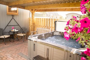 Bain à remous extérieur