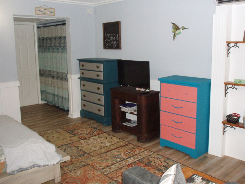 Peaceful relaxation in the hills near the lake Fairfield Bay Vrbo