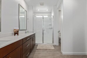 Bathroom - NEW HOME + Extra APT | Sleeps 10! (Phoenix)