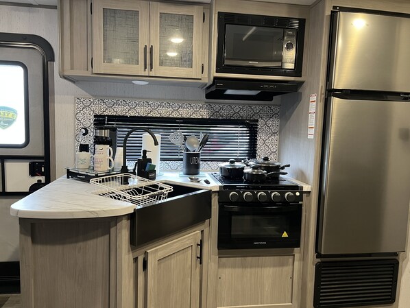 Microwave, oven, stovetop