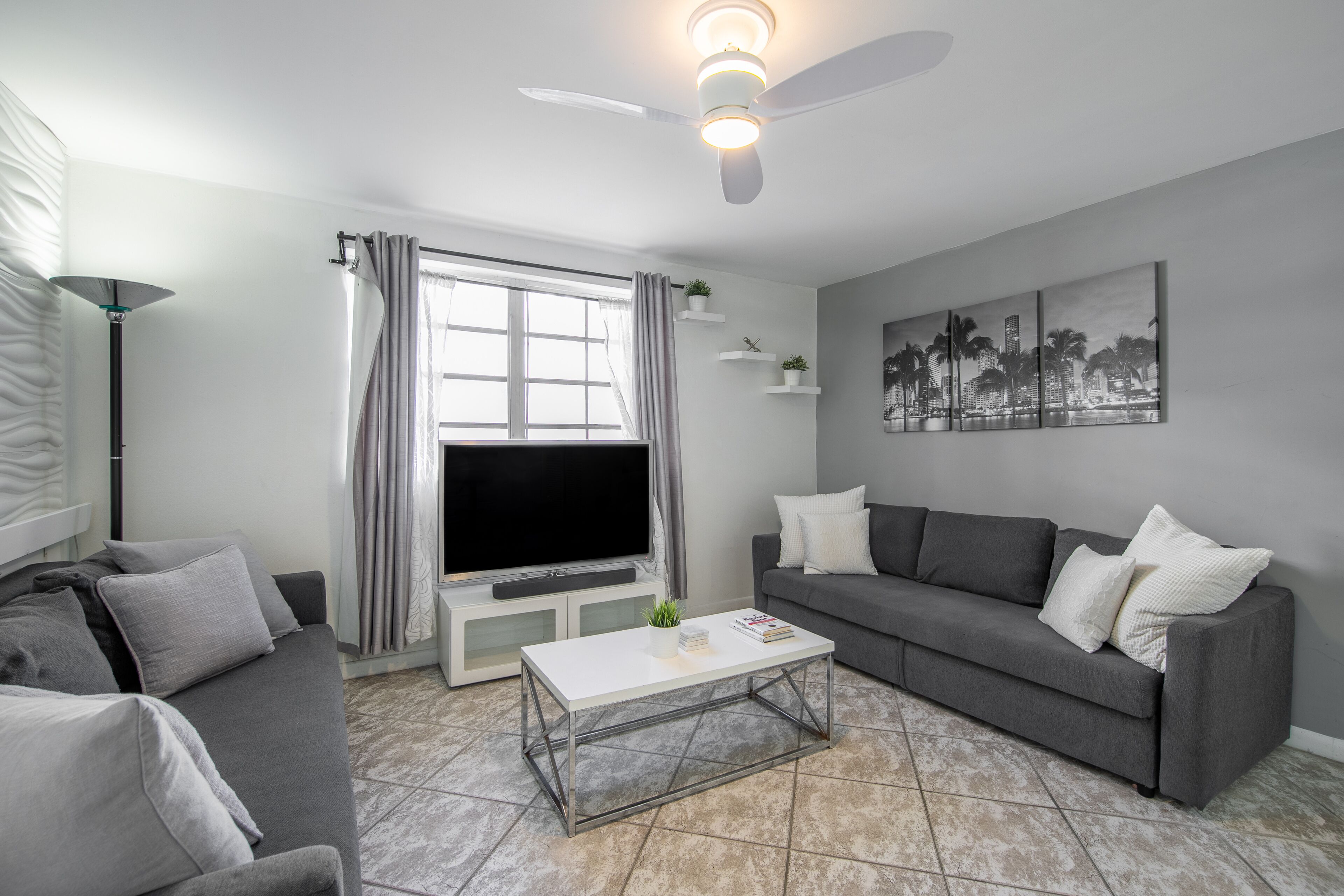 Chic condo with full kitchen & WiFi steps from beach, shopping, & dining