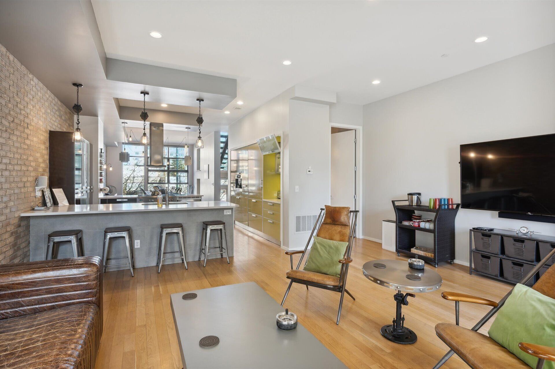 Modern Lux! Walk to RiNo’s best bars & restaurants. 