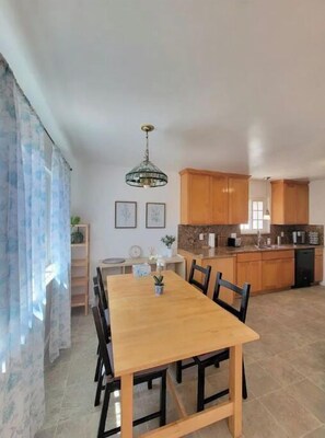 Dining - Bright spacious cozy 2B1B with full living full kitchen and gated backyard (San Jose)