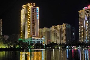 Exterior - Houde Hotel (Yifeng)