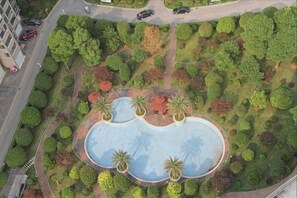 حمام سباحة